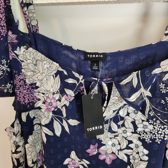 Torrid NWT size 2 2X clip dot Blue floral off shoulder top - Picture 5 of 6